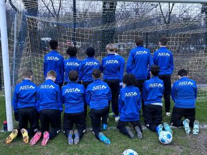 Nieuwe Trainingspakken voor JO14 – JustAV Steunt de Jeugd van FZO 💙 1
